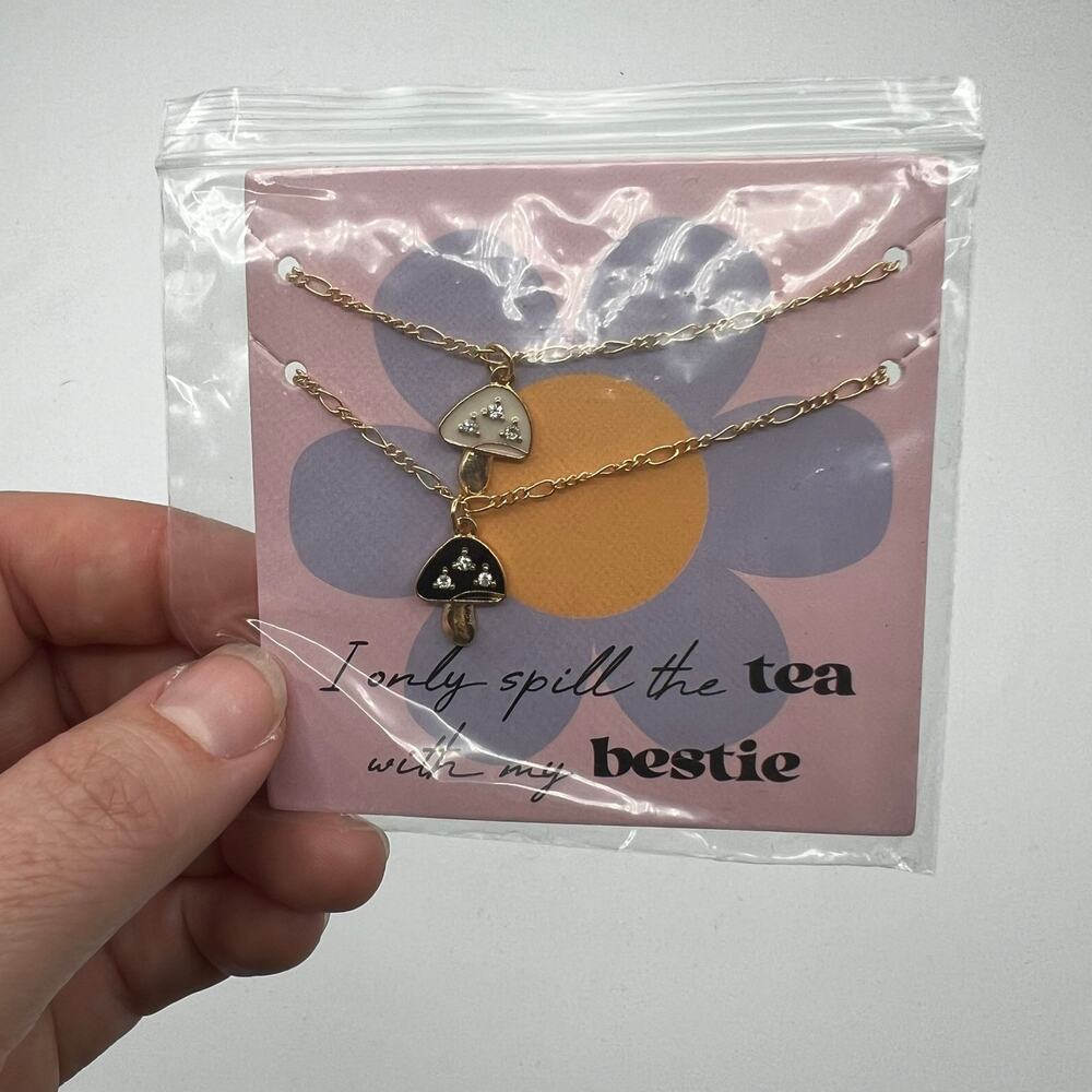 Francesca's NWT Mushroom Y2K Best Friend Necklace Set